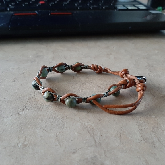 Single wrap leather and turquoise bracelet - Picture 3 of 3